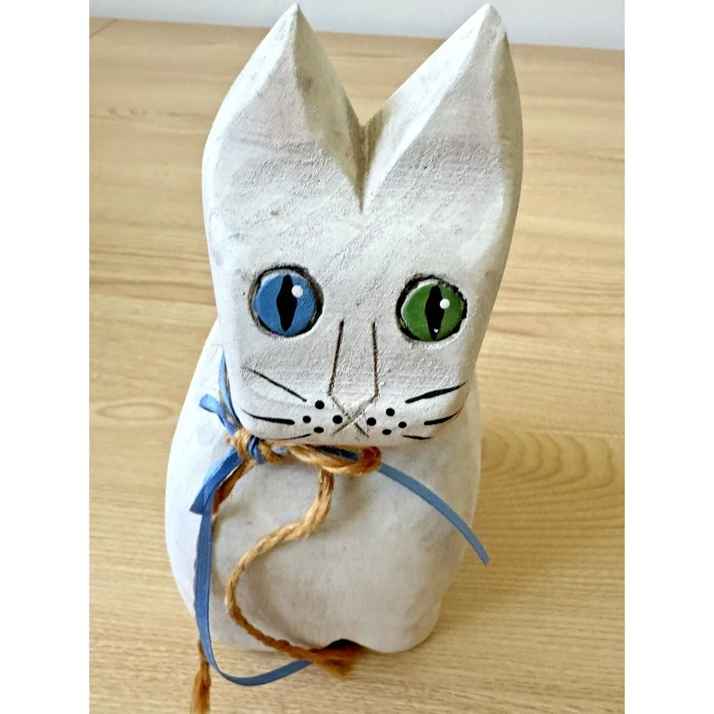 Vintage 1991 Signed Folk Art Hand Carved Wooden Cat Figurine Blue Green‎ Eyes